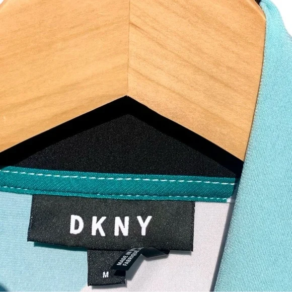 DKNY Women's Abstract Teal and Black Drape Neck Blouse In Excellent Condition - Picture 2 of 4